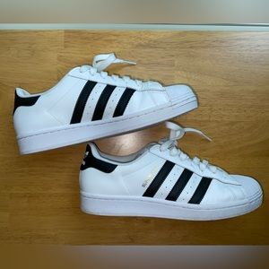 ADIDAS SUPERSTAR XLG - white/black - size 7.5M